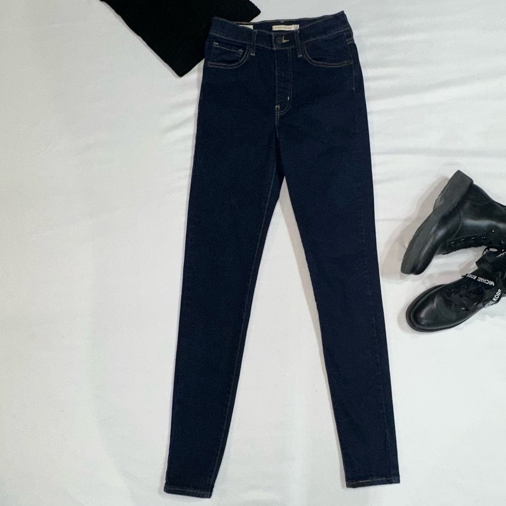Levi's Blue Skinny Jeans Timeless Style